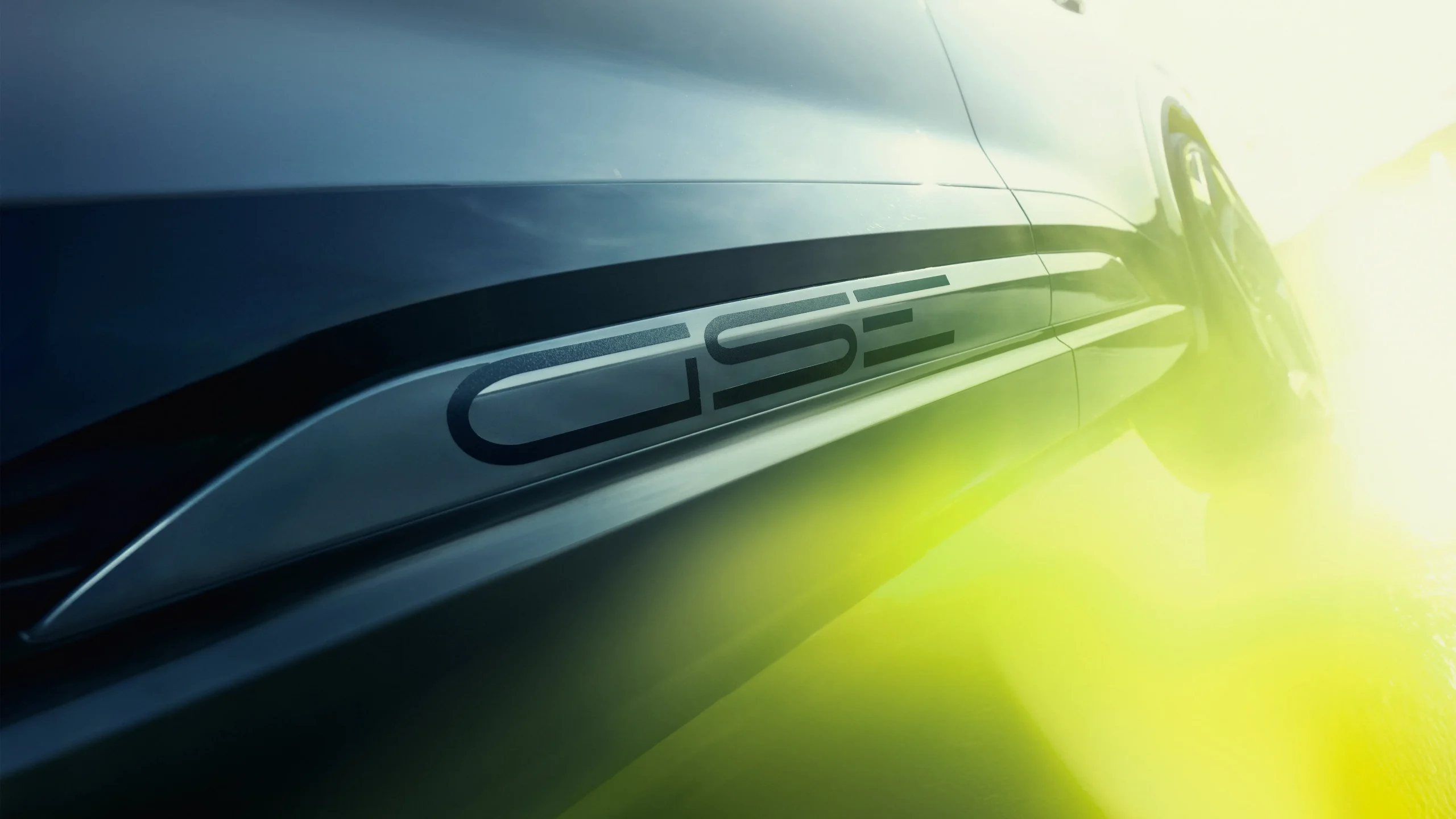 Detalhe "GSE" na lateral do Opel Mokka GSE