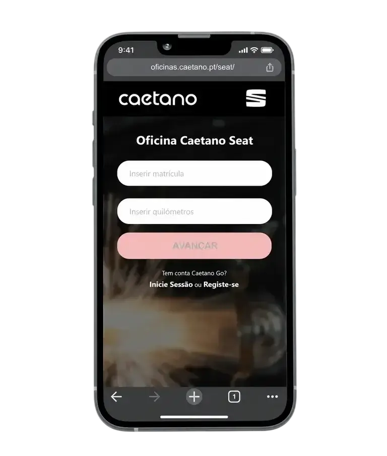 Smartphone com página de oficinas.caetano.pt aberta